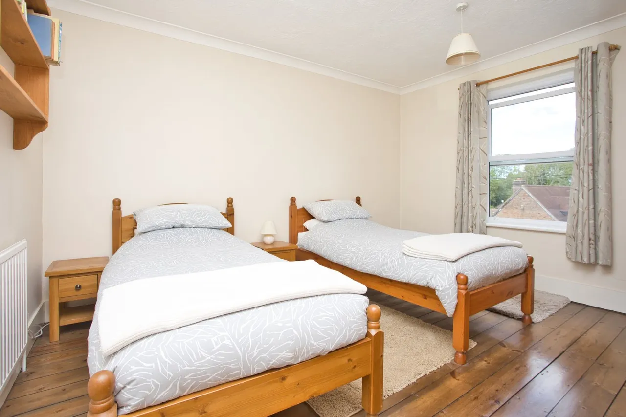 Shooters Hill, Eythorne, CT15, photo 11