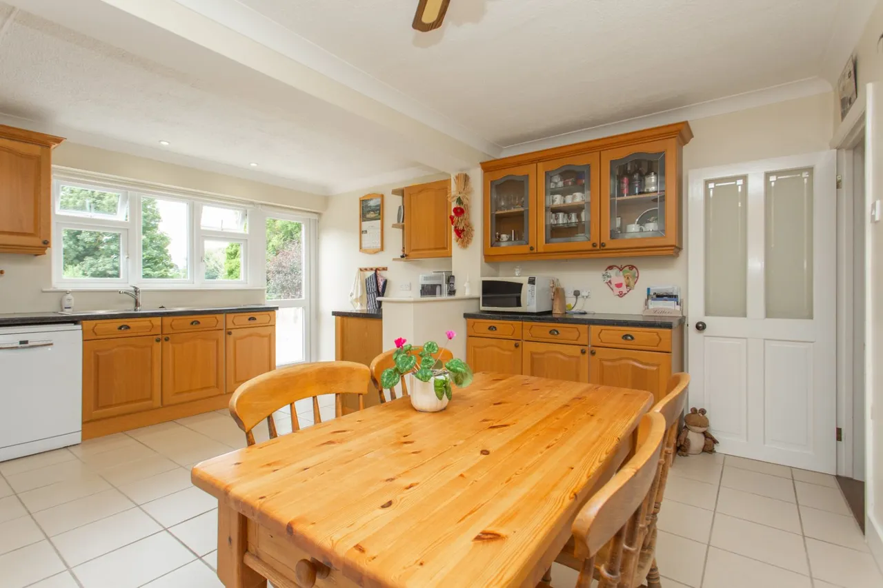 Shooters Hill, Eythorne, CT15, photo 13
