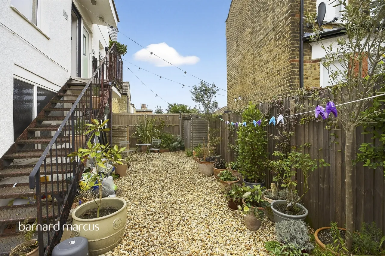 Pembroke Road, London, N10, photo 8