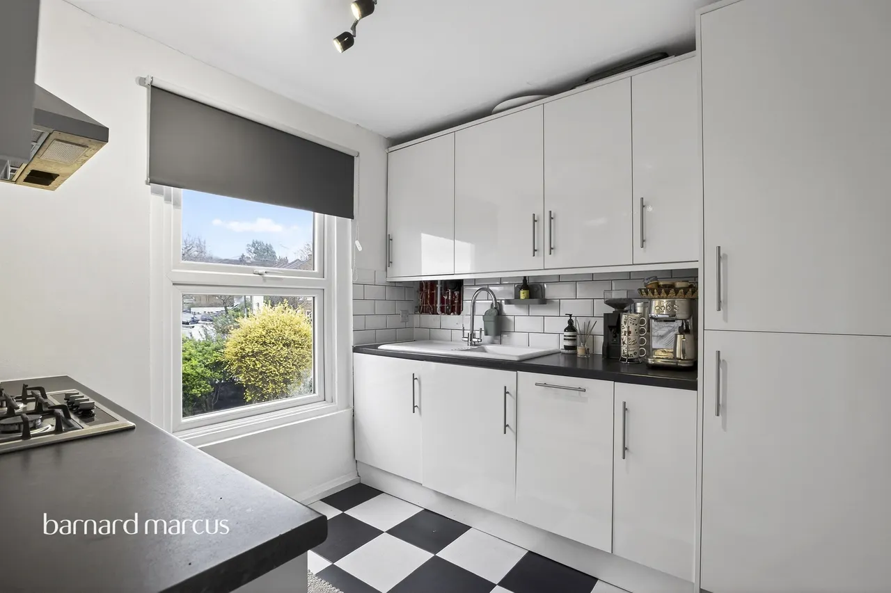 Pembroke Road, London, N10, photo 10
