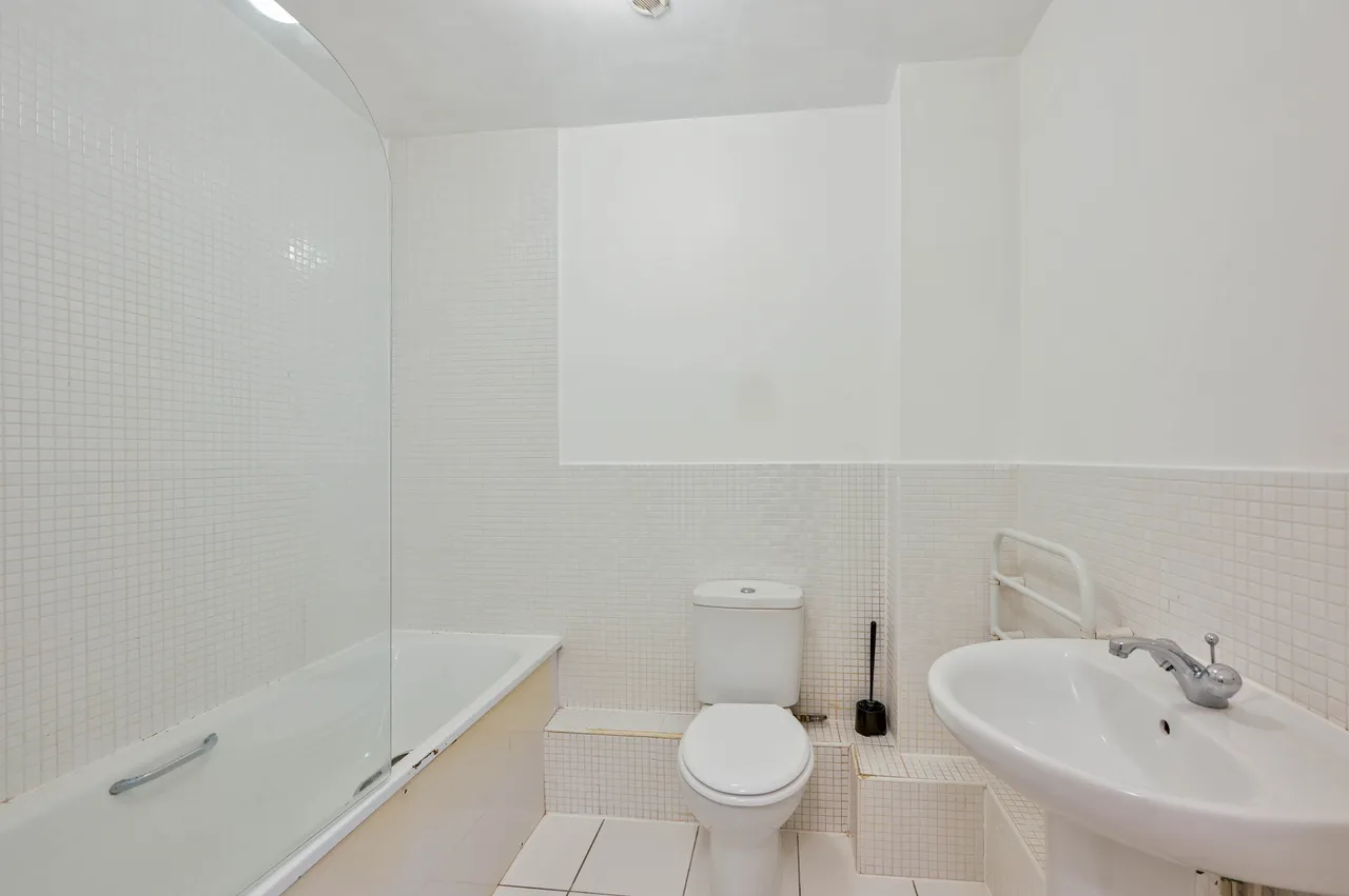12 Timothy Place, Pool Close, West Molesey, photo 9