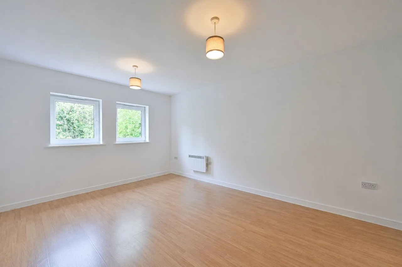 12 Timothy Place, Pool Close, West Molesey, photo 4