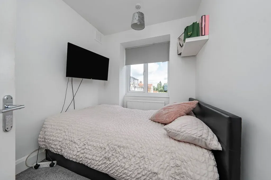 Oxford Gardens, Denham, UB9, photo 36