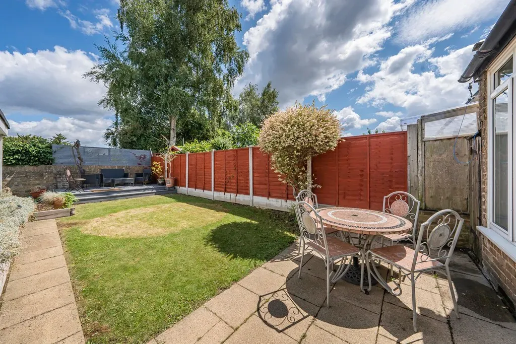 Oxford Gardens, Denham, UB9, photo 3