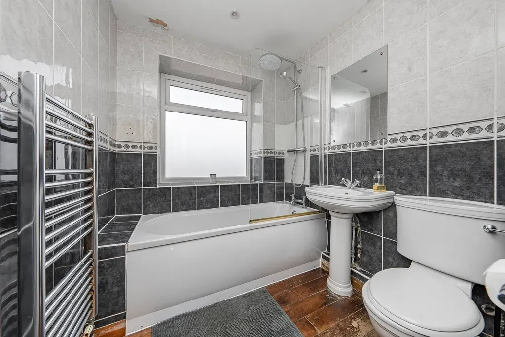 Oxford Gardens, Denham, UB9, photo 8