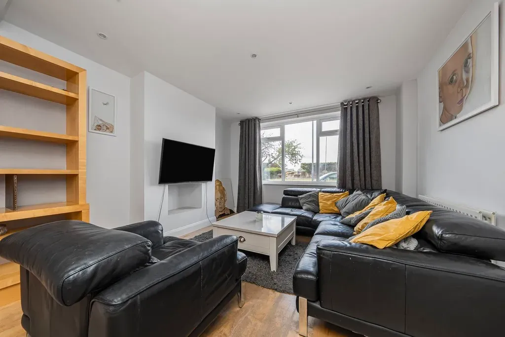 Oxford Gardens, Denham, UB9, photo 4