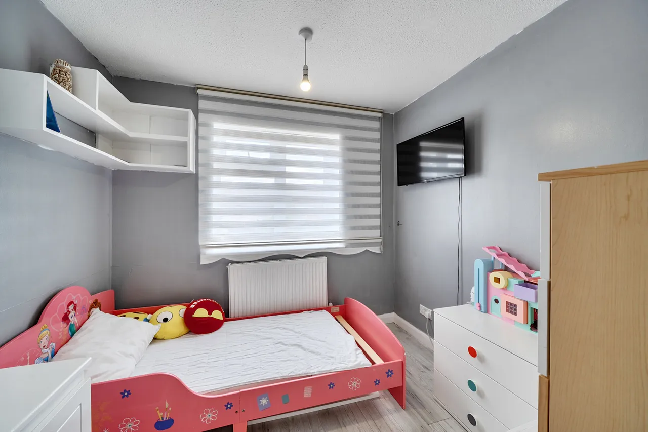 Brambles Farm Drive, Hillingdon, UB10, photo 12