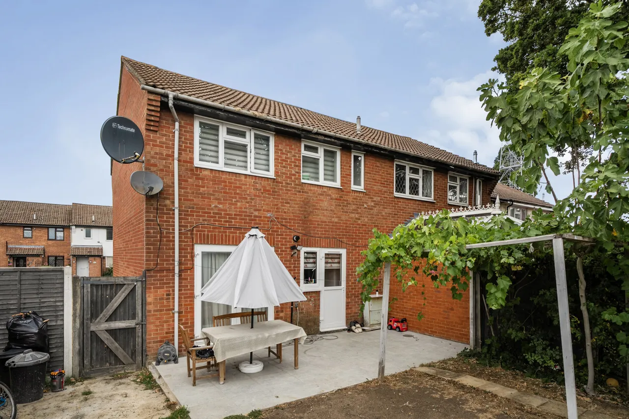 Brambles Farm Drive, Hillingdon, UB10, photo 11