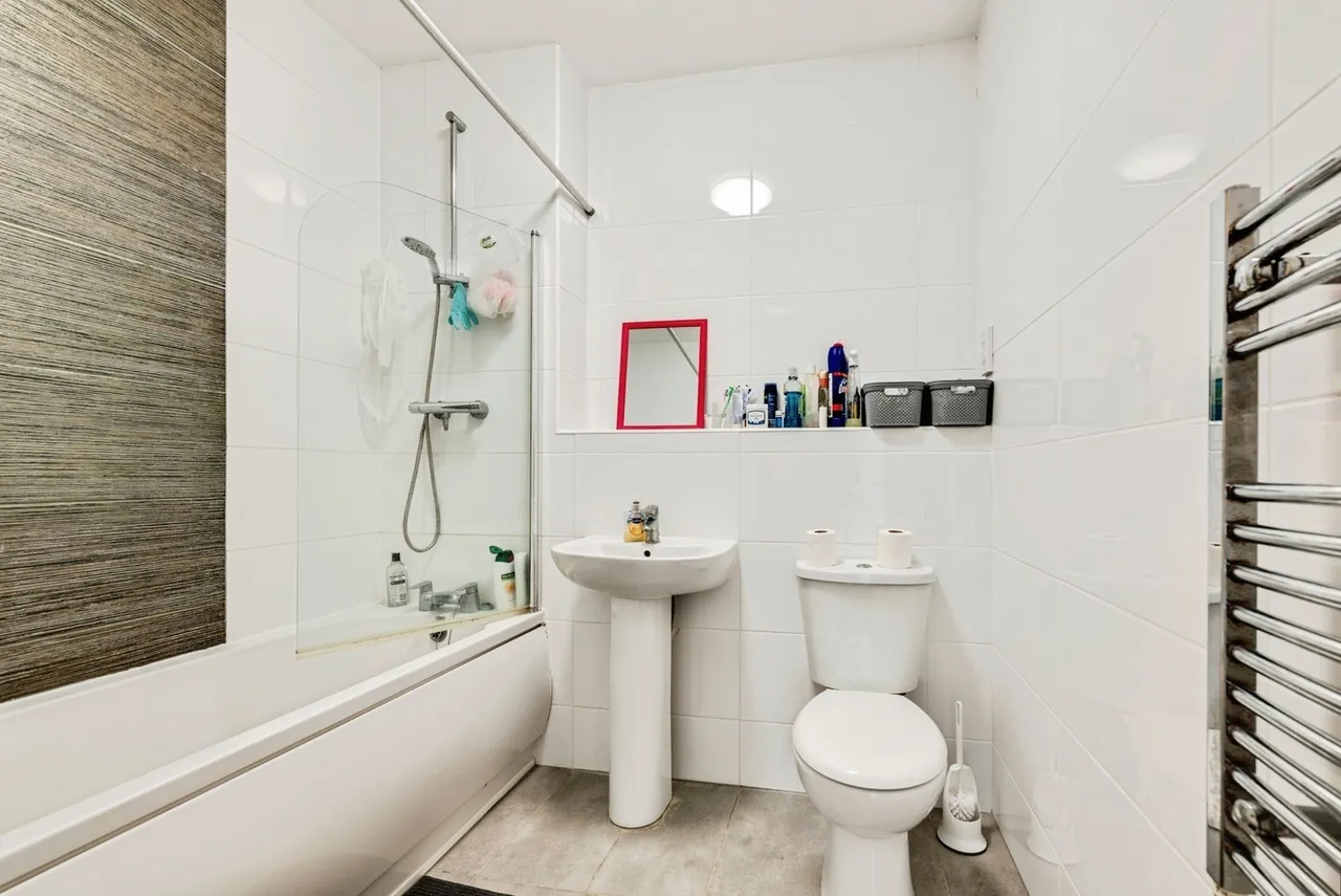 Farnsby Street, Swindon, Wiltshire, SN1, photo 7