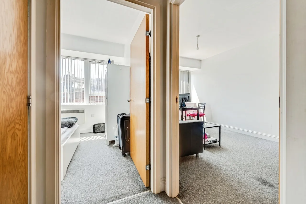 Farnsby Street, Swindon, Wiltshire, SN1, photo 6