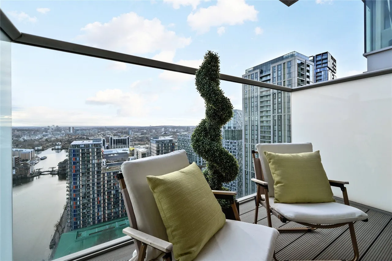 Pan Peninsula Square, London, E14, photo 9