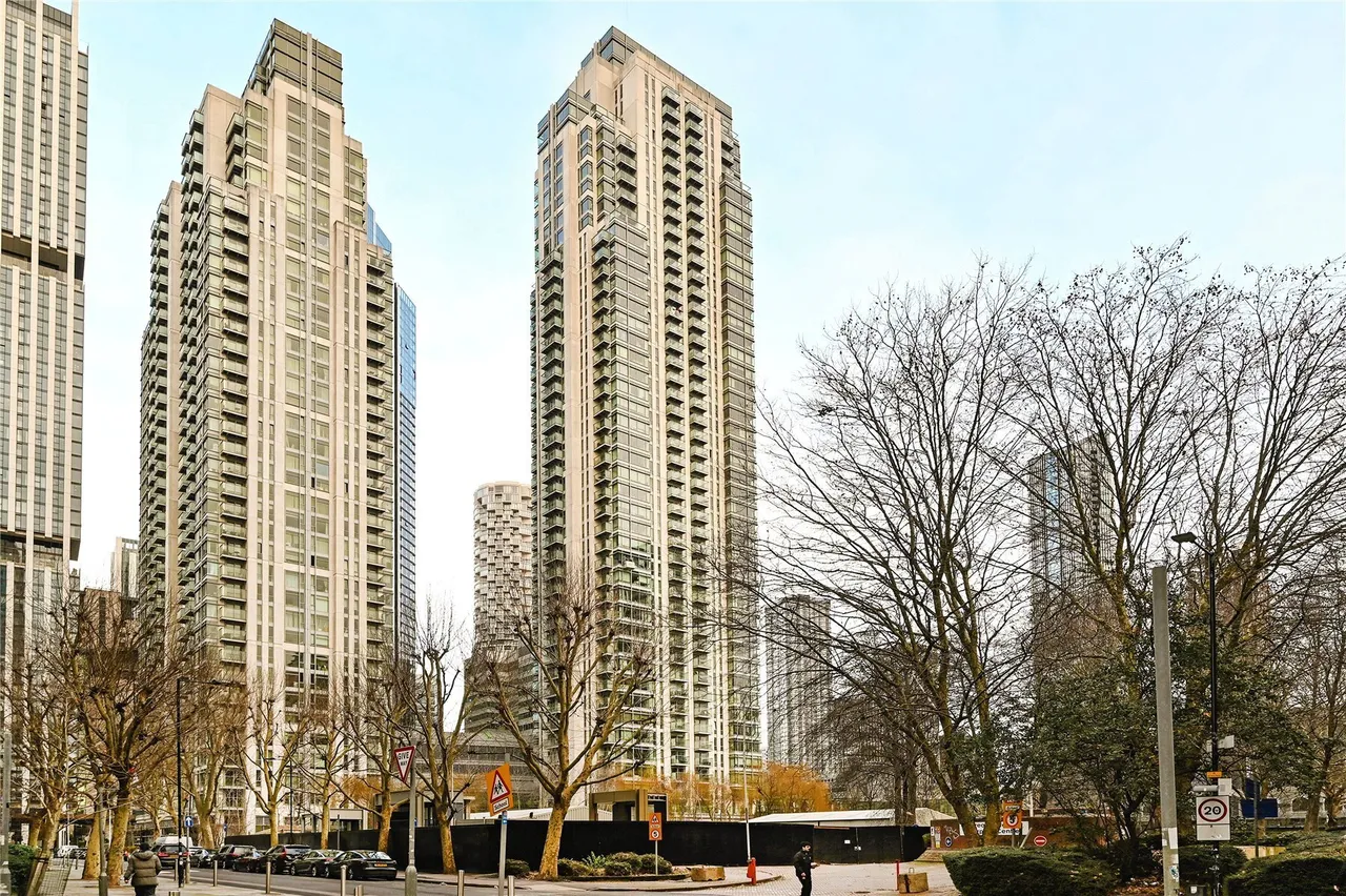 Pan Peninsula Square, London, E14, photo 12