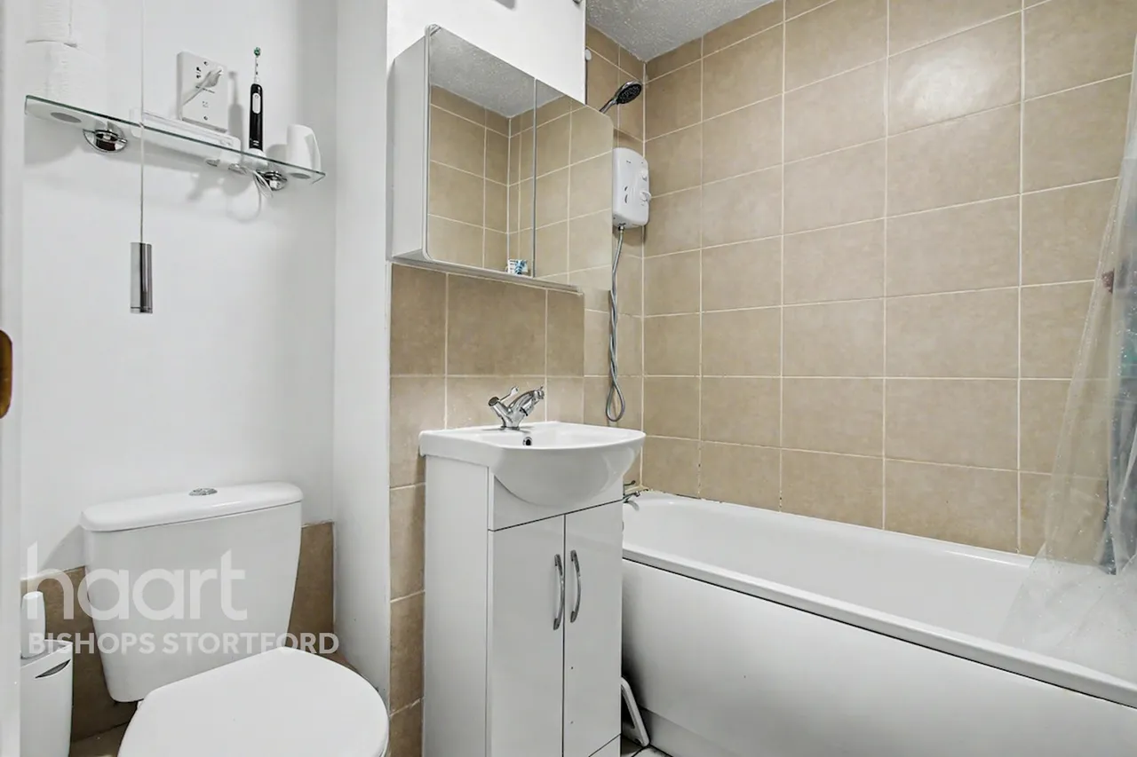 Calverley Close, Bishop's Stortford, CM23, photo 8