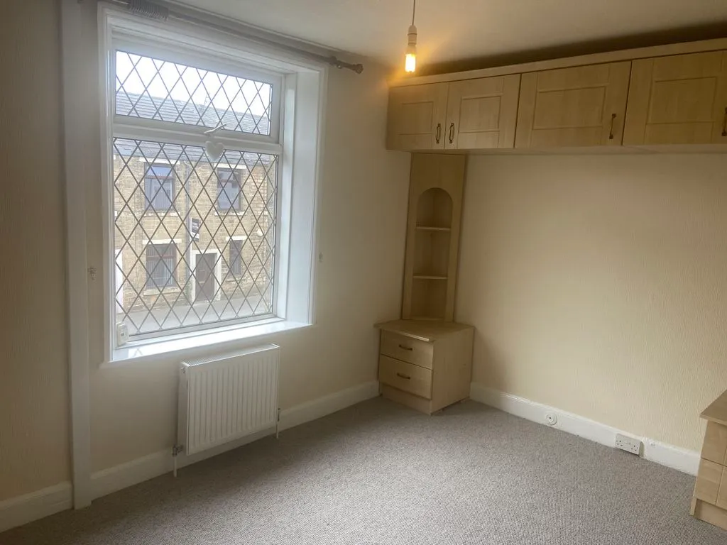 Rochdale Road, Firgrove, OL16, photo 9