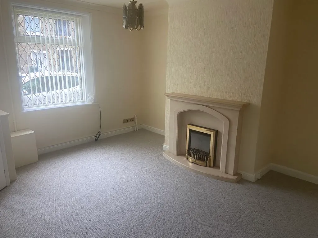 Rochdale Road, Firgrove, OL16, photo 3