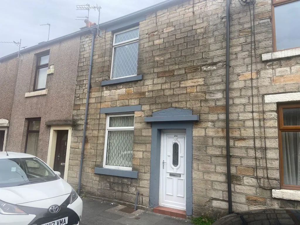 2 bed house to rent, Rochdale Road, Firgrove, OL16