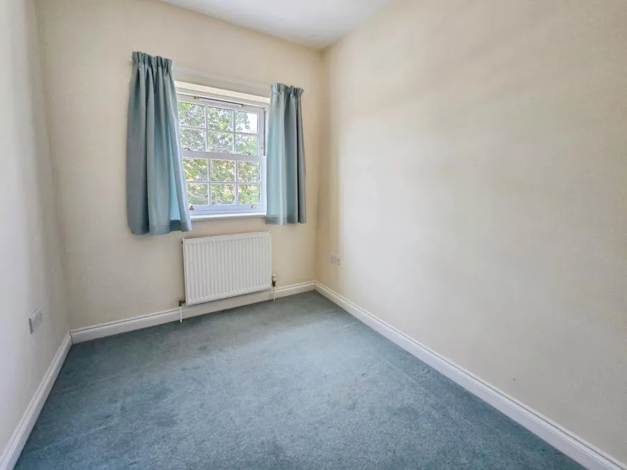 High Street, Freshwater, PO40, photo 8