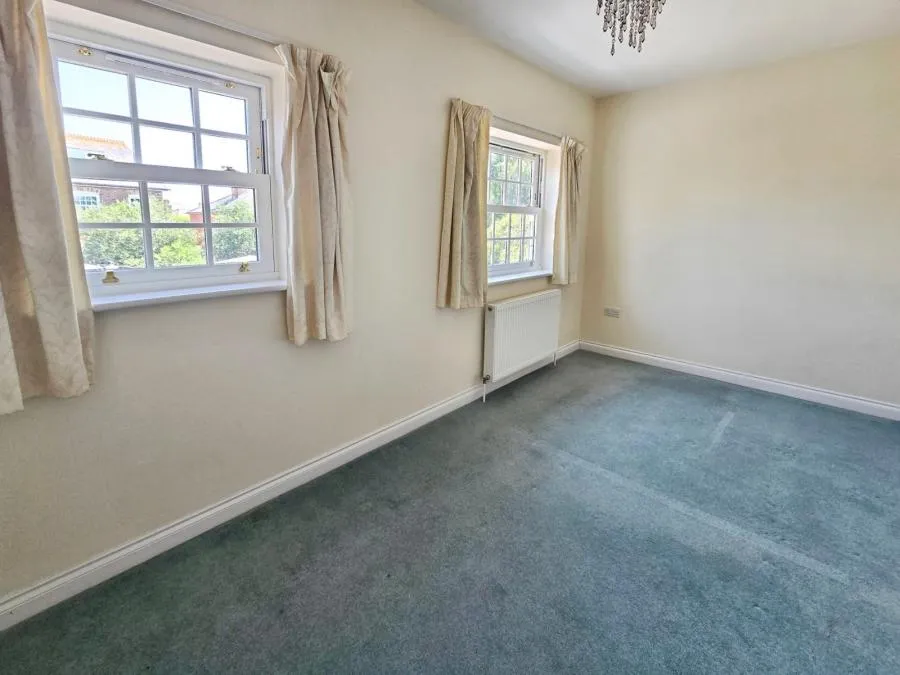 High Street, Freshwater, PO40, photo 6