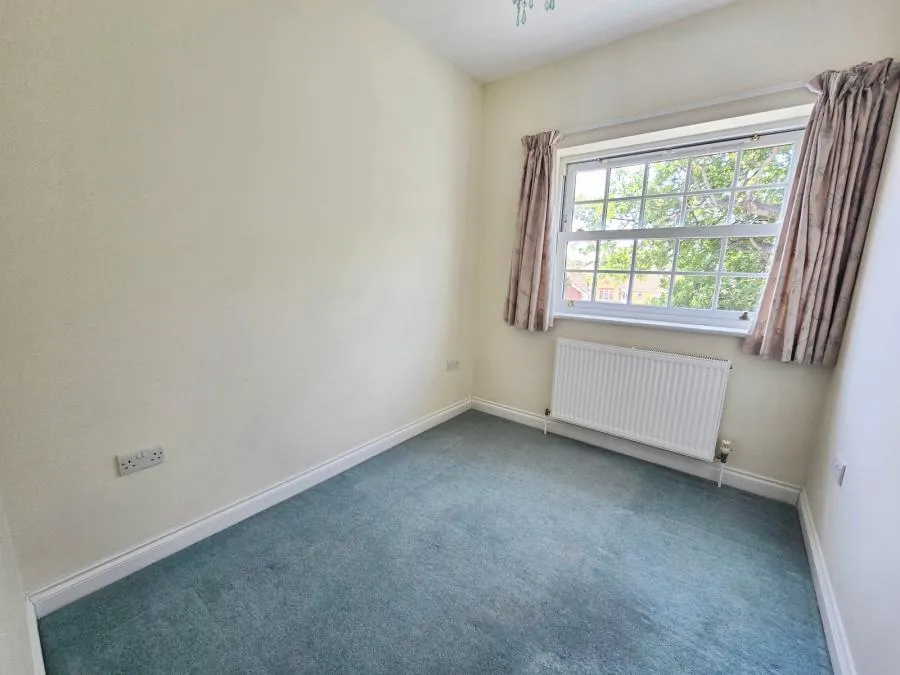 High Street, Freshwater, PO40, photo 7