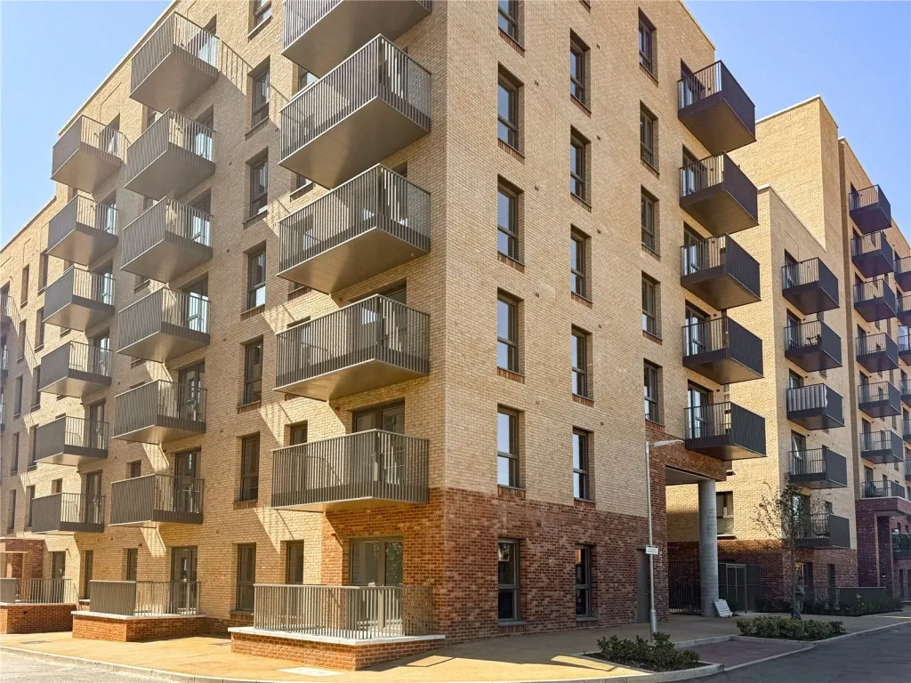 Perryfield Way, Colindale, NW9, photo 2