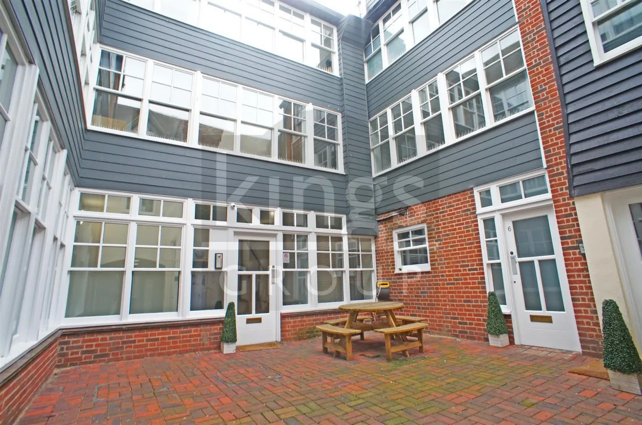 King Harold Court, Waltham Abbey, photo 10