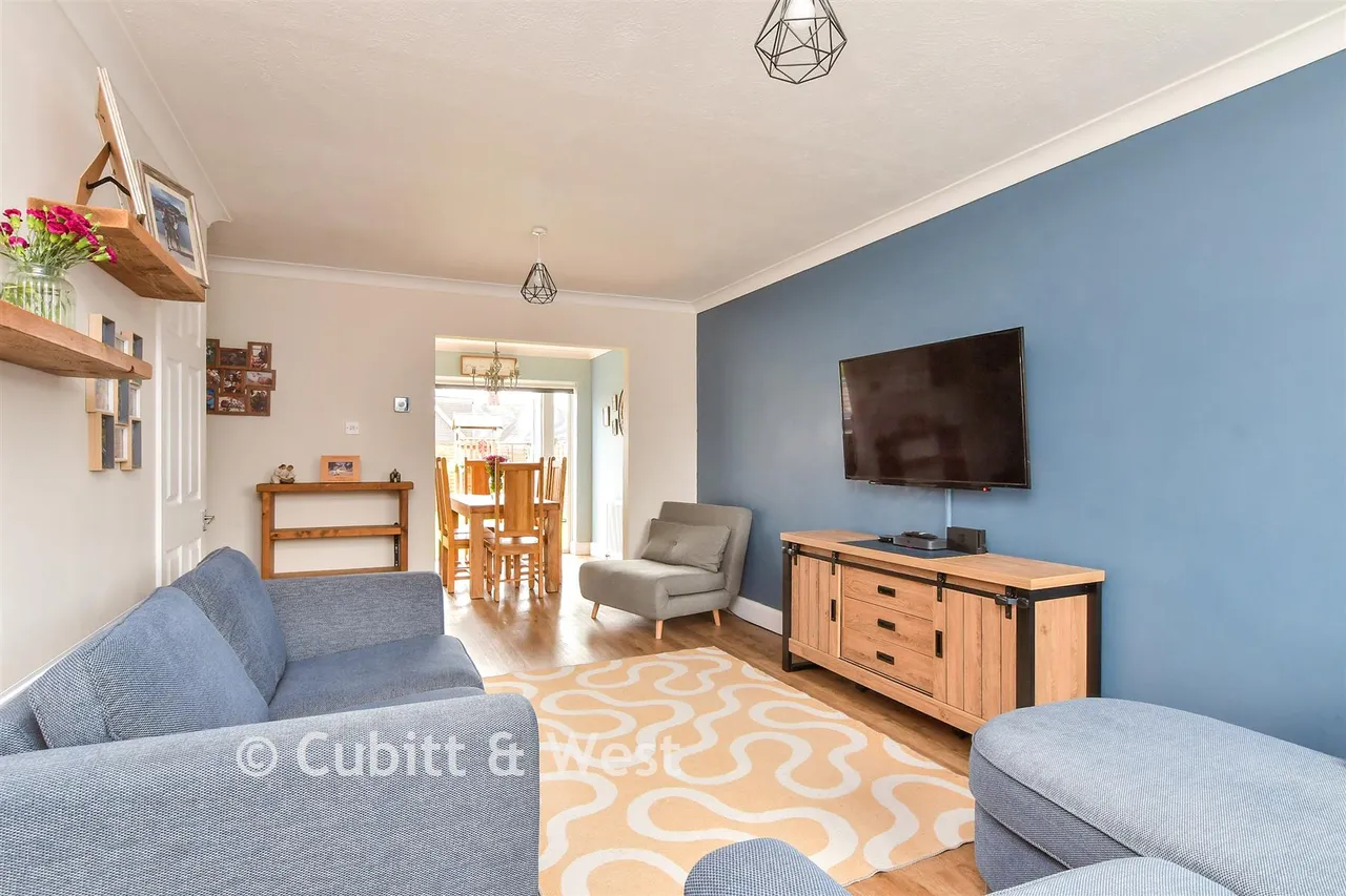 Rosvara Avenue, Westergate, PO20, photo 5