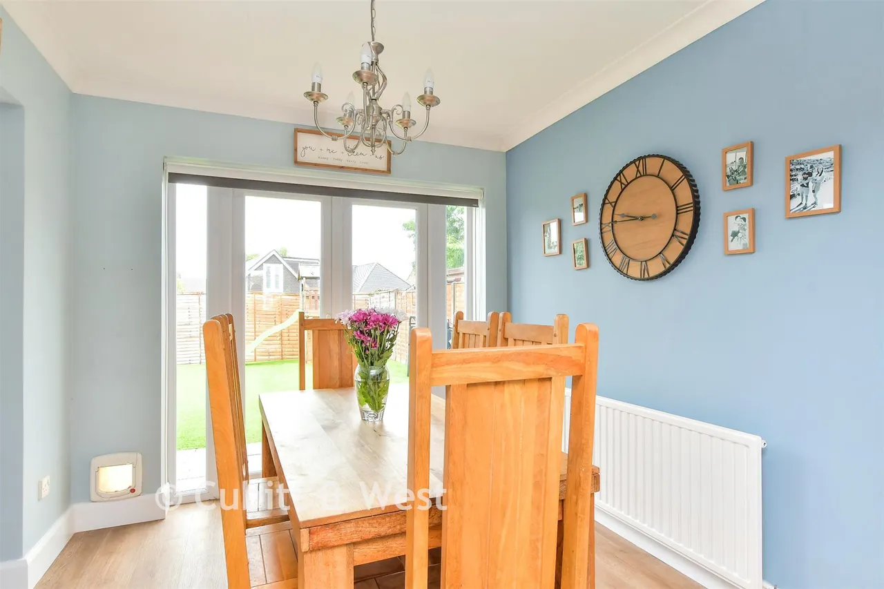Rosvara Avenue, Westergate, PO20, photo 6
