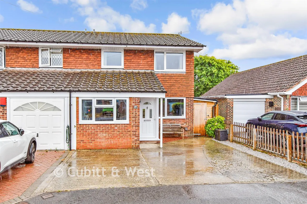 3 bed house for sale, Rosvara Avenue, Westergate, PO20