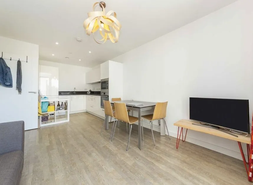 Bramwell Way, Pontoon Docks, E16, photo 3
