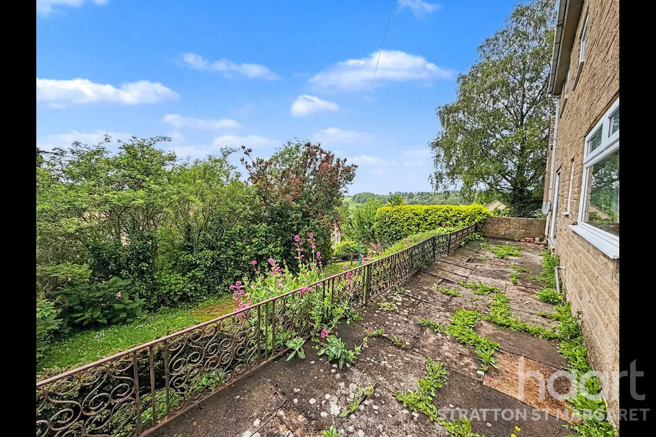 Churn Hill, Cirencester, GL7, photo 6
