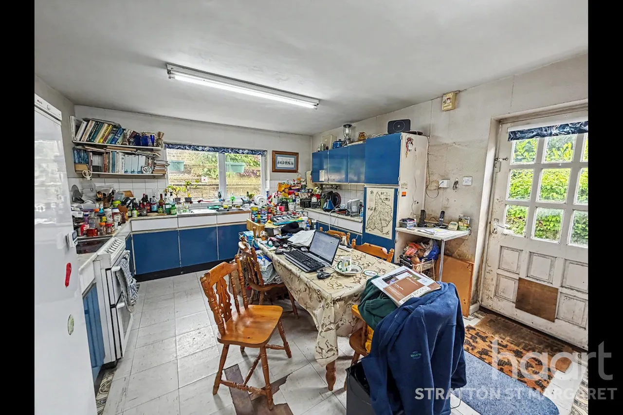 Churn Hill, Cirencester, GL7, photo 4