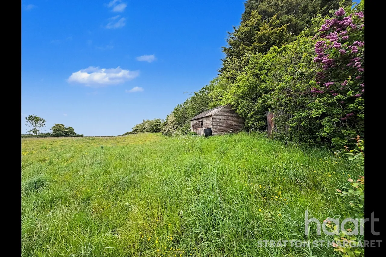 Churn Hill, Cirencester, GL7, photo 3