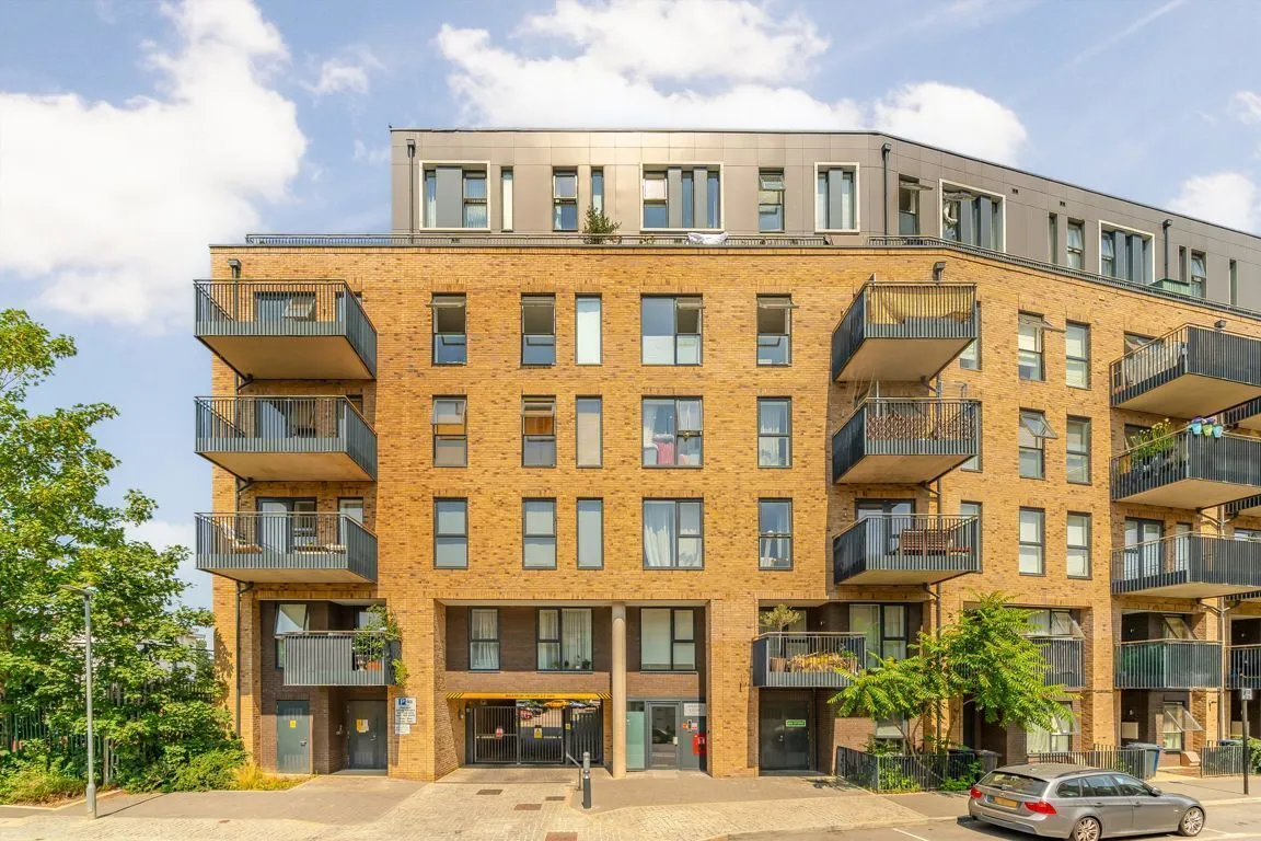 Trinity Way, W3, photo 7