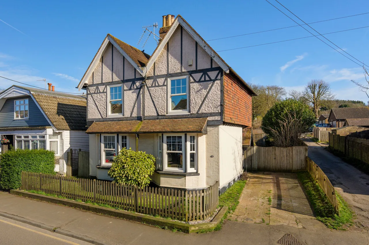 4 bed house for sale, Station Road, Lyminge, CT18