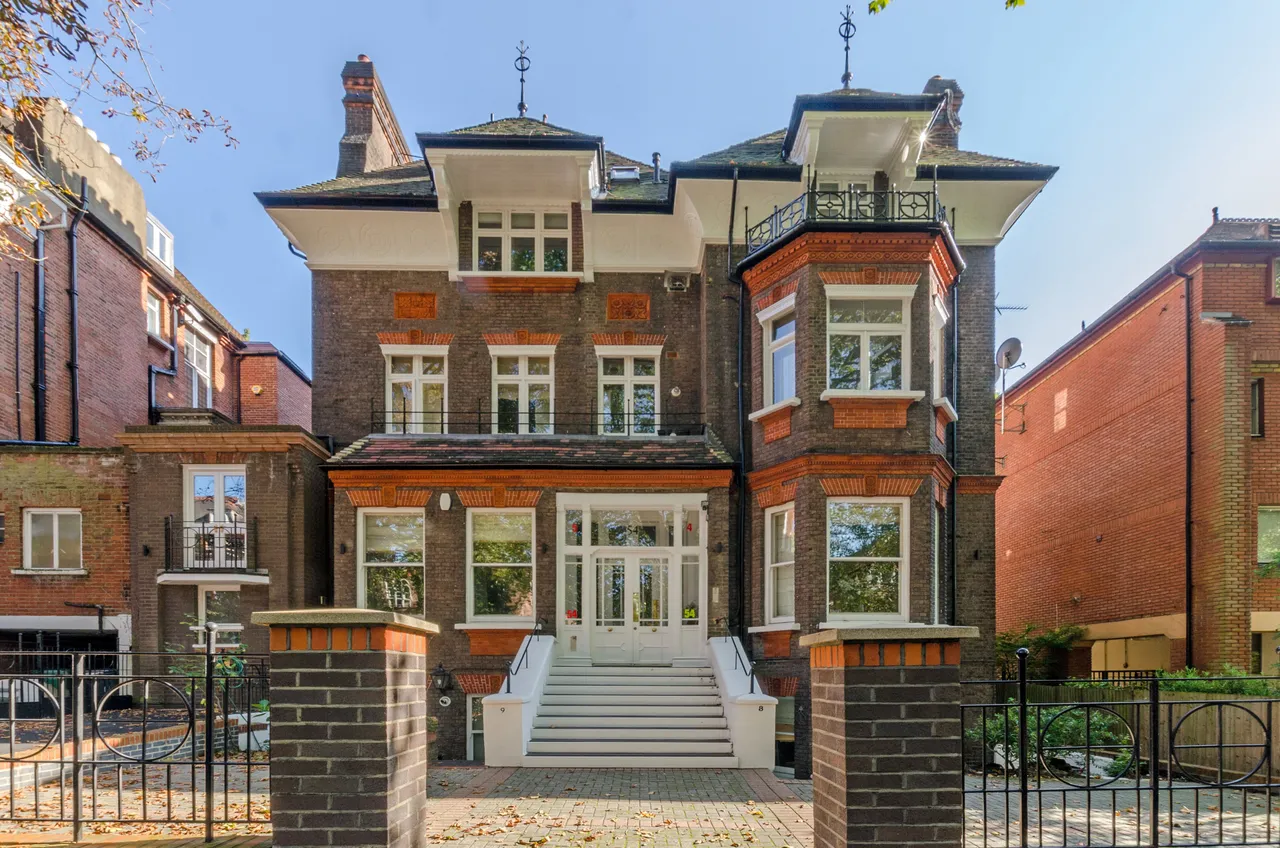 Flat 4, 54 Fitzjohns Avenue, London, photo 8