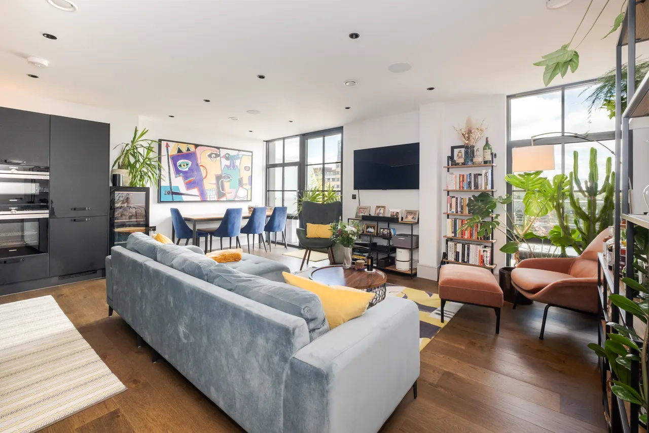 2 bed flat for sale, Bracklyn Street, London, N1