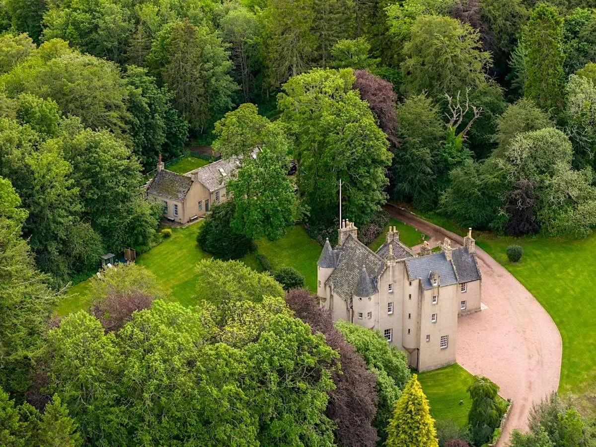 8 bed castle / chateaux for sale — Lickleyhead Castle, Premnay, Insch, Aberdeenshire, AB52 6PN
