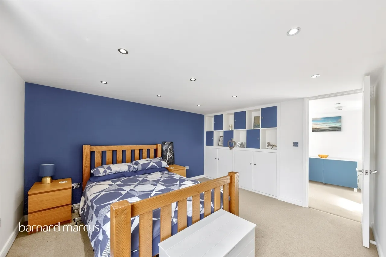 Attfield Close, London, photo 9