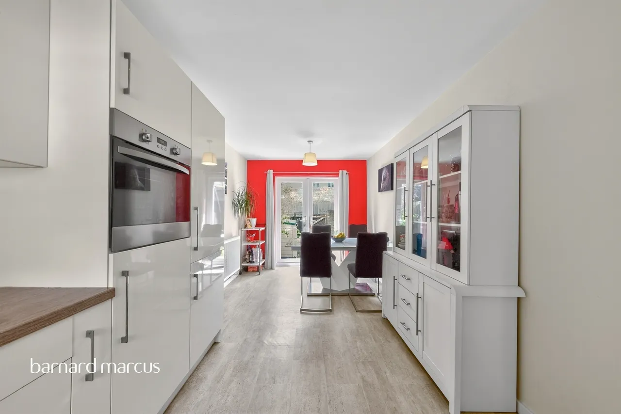 Attfield Close, London, photo 5