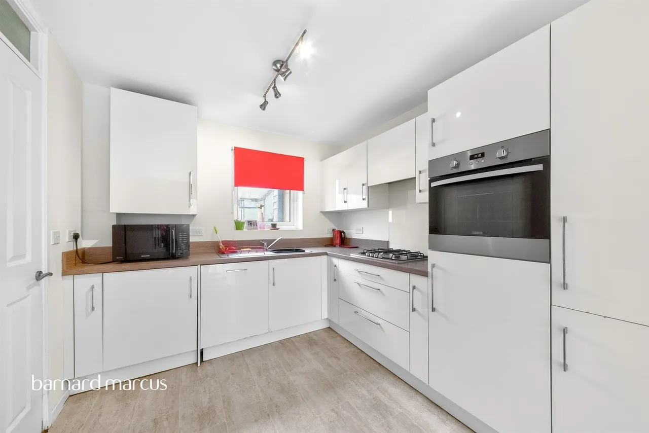 Attfield Close, London, photo 2