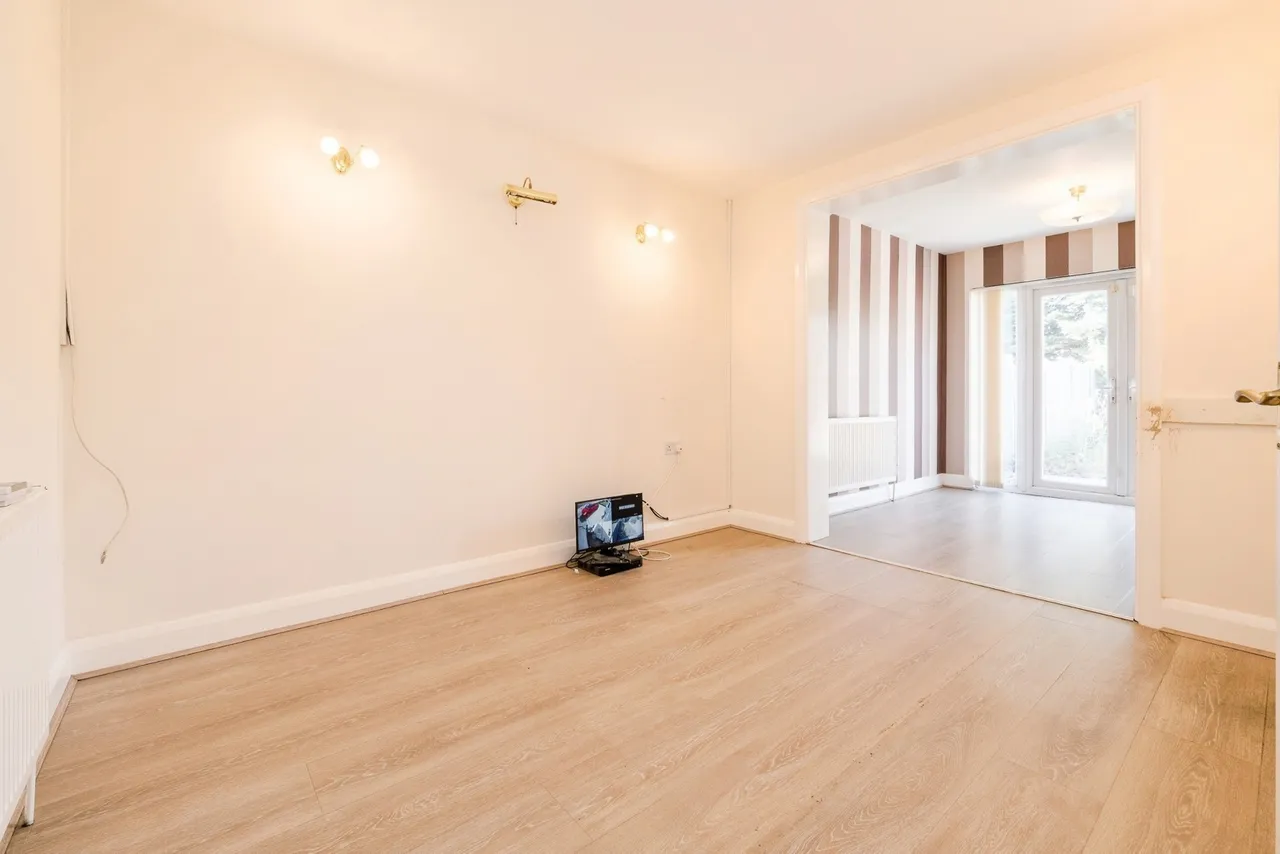 Victor Gardens, Hornchurch, Essex, RM12, photo 2