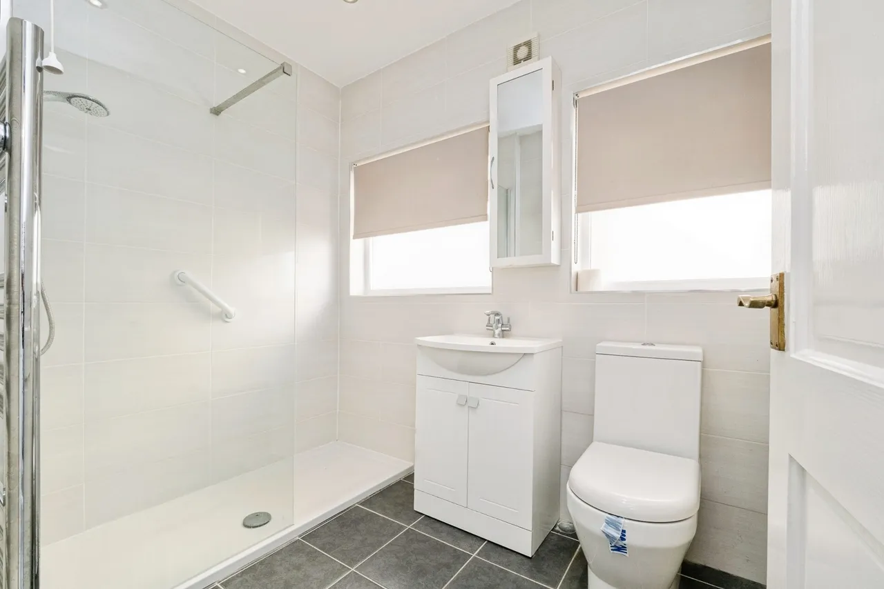 Victor Gardens, Hornchurch, Essex, RM12, photo 7