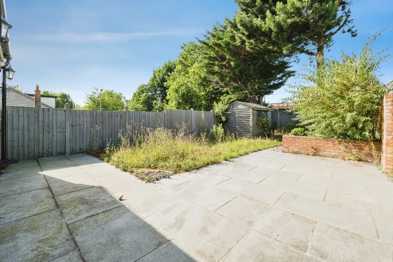 Victor Gardens, Hornchurch, Essex, RM12, photo 17