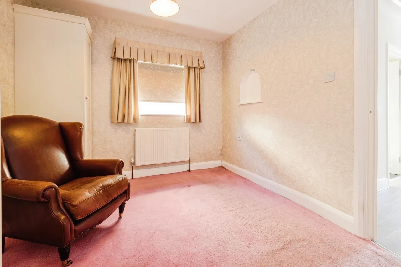 Victor Gardens, Hornchurch, Essex, RM12, photo 9