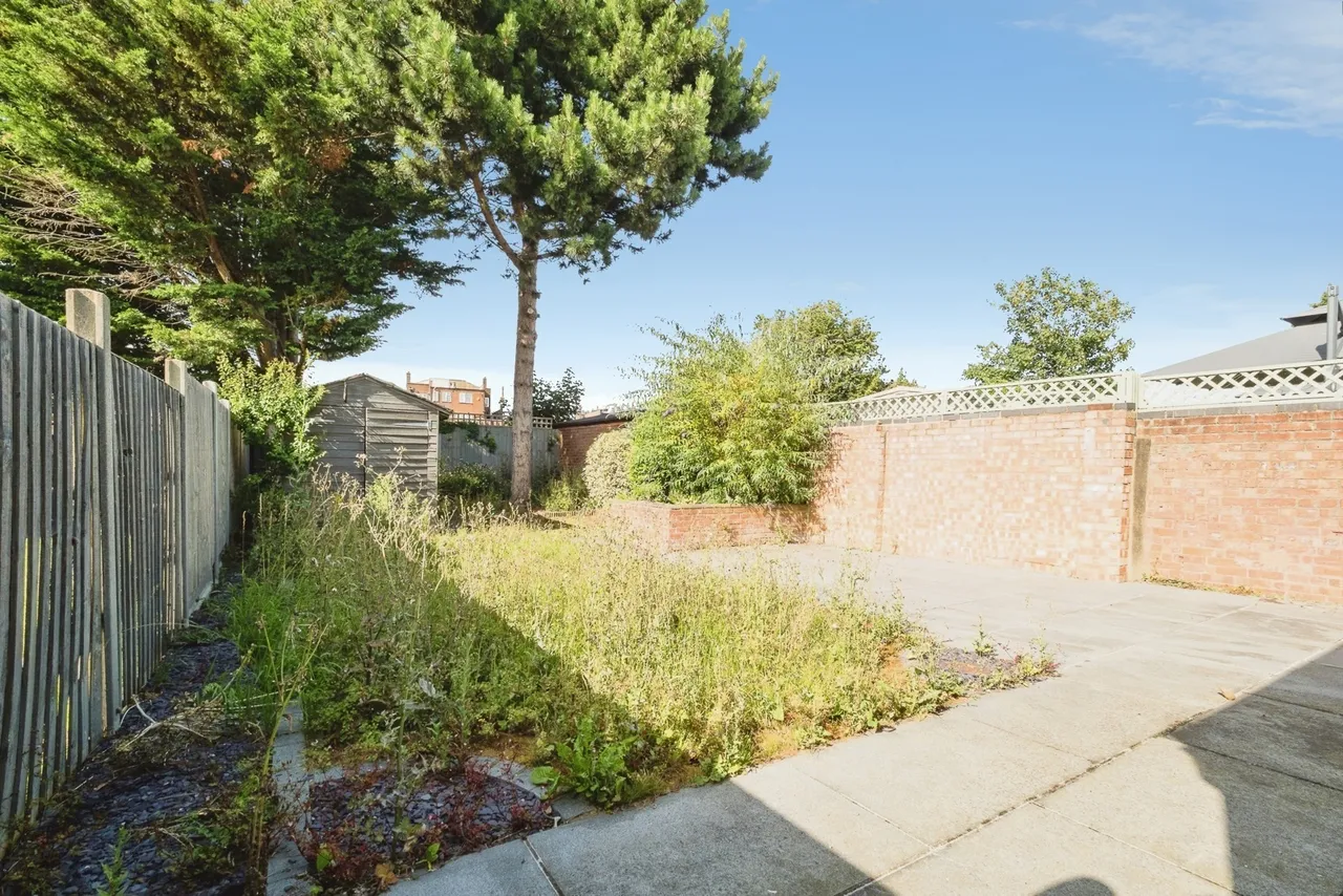 Victor Gardens, Hornchurch, Essex, RM12, photo 16