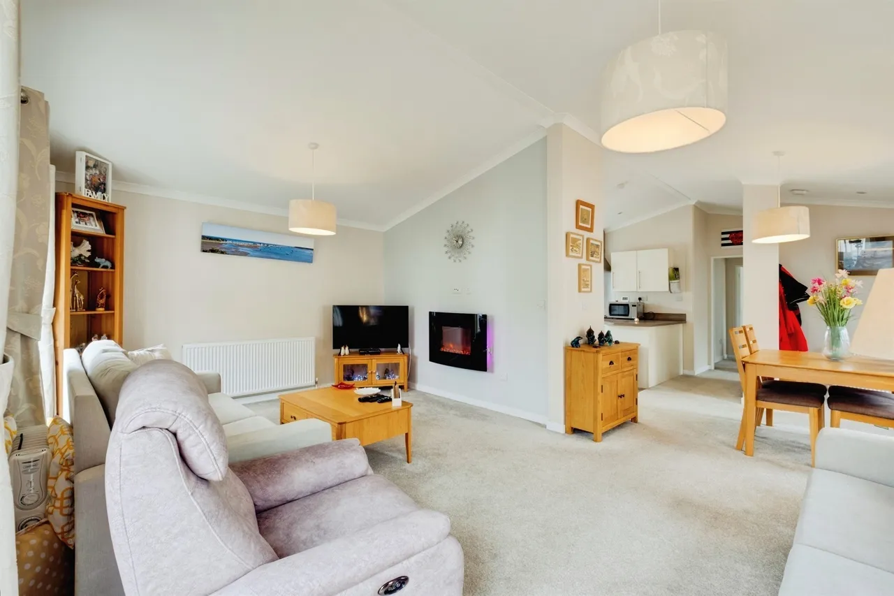 Maple Walk, Matchams, BH24, photo 5