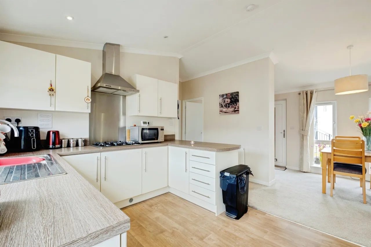Maple Walk, Matchams, BH24, photo 2