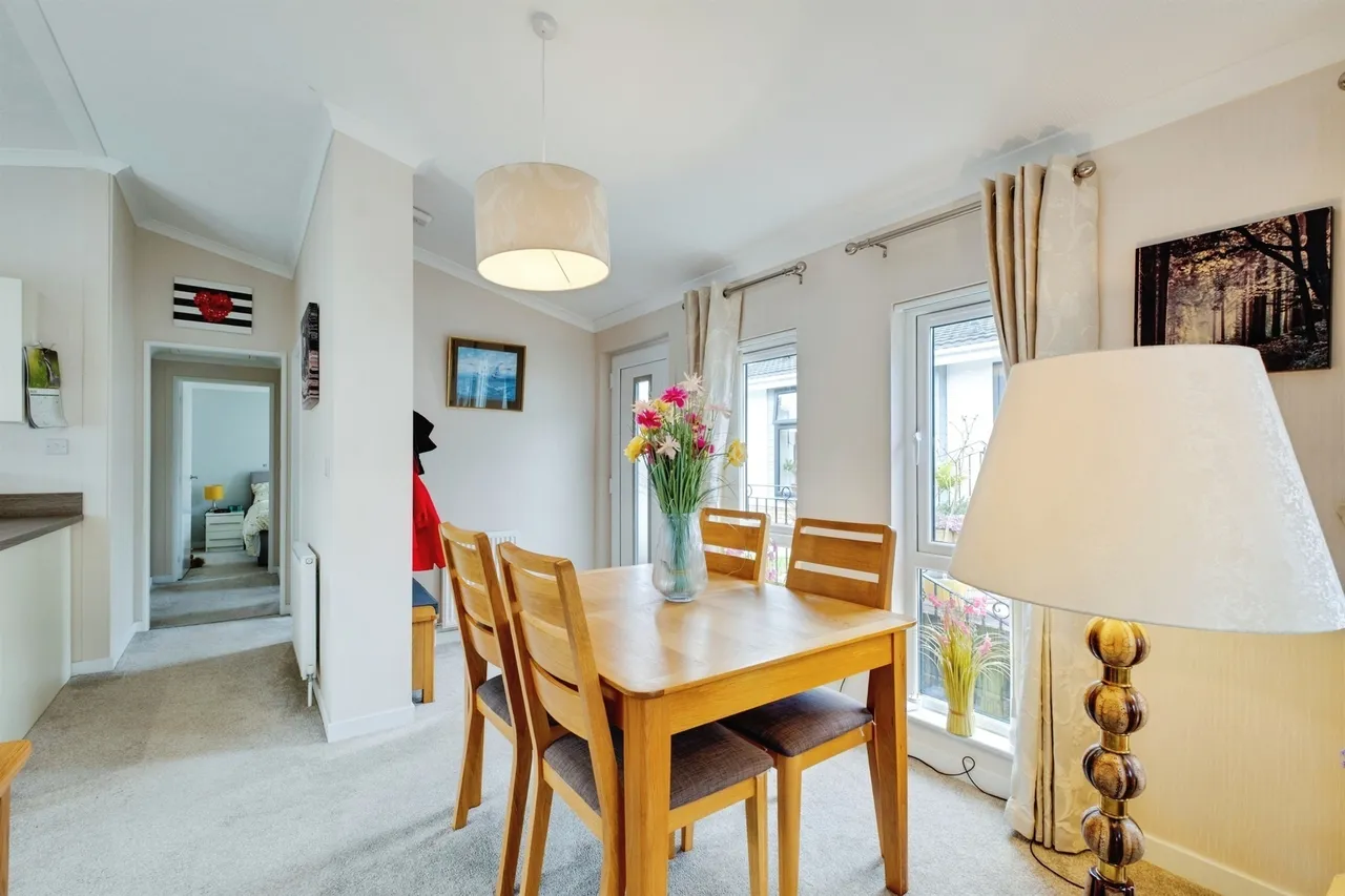 Maple Walk, Matchams, BH24, photo 11