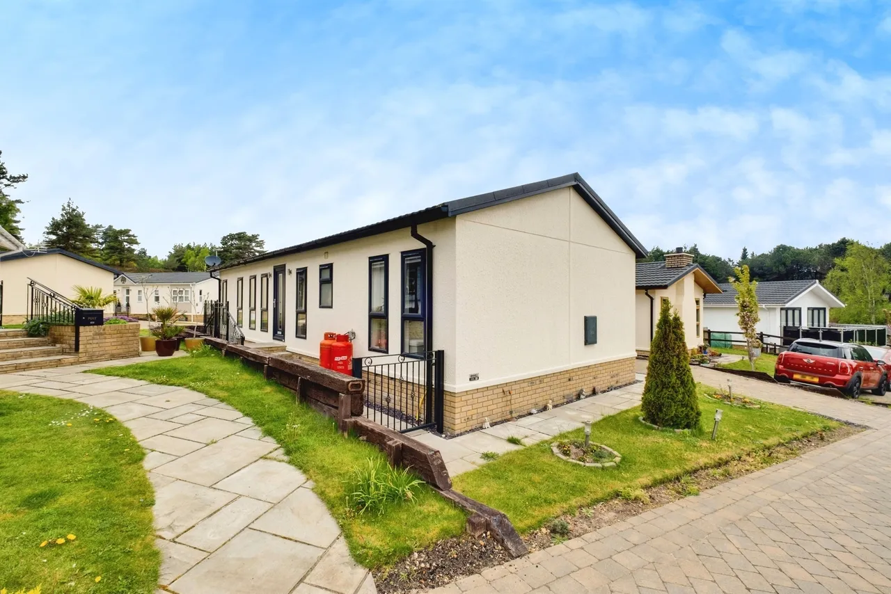 2 bed park home for sale, Maple Walk, Matchams, BH24