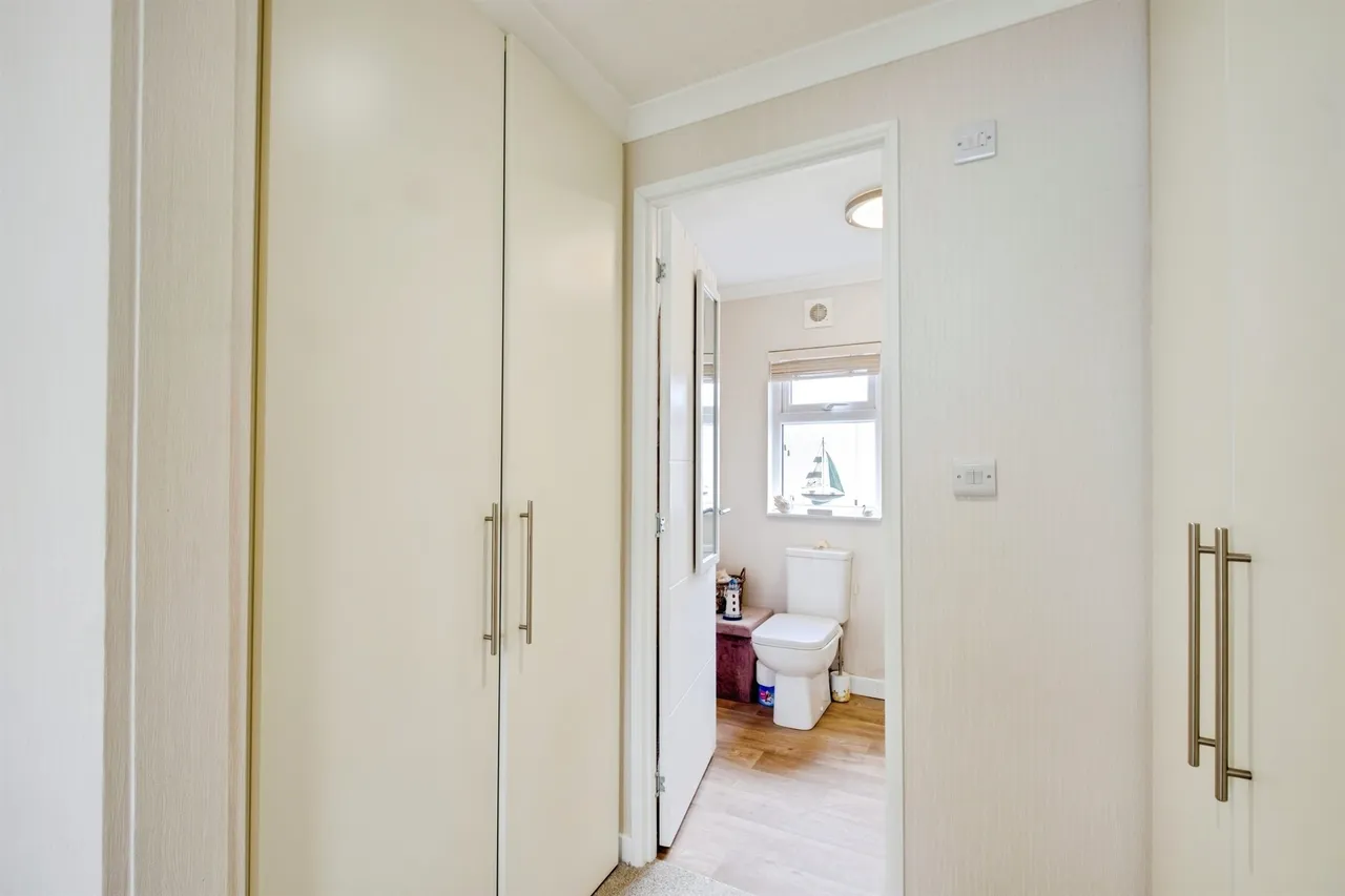 Maple Walk, Matchams, BH24, photo 17